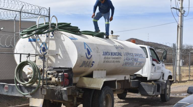 Chihuahua – Se triplican las solicitudes de pipas para el abasto de agua en lo que va del año (El Sol de Parral)